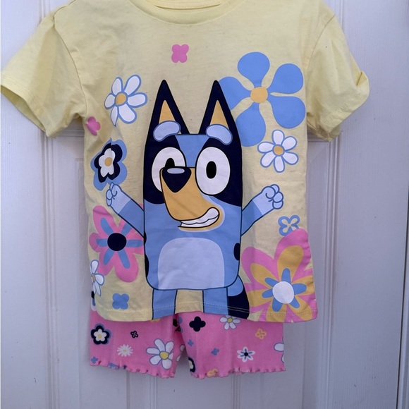 Bluey Pajamas Set - Picture 2 of 8